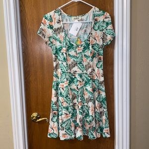 Women’s short sleeve, floral summer dress